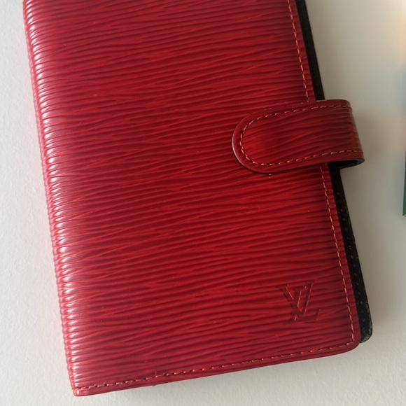 Louis Vuitton Red Agenda Cover with 2025 Insert - Picture 2 of 7